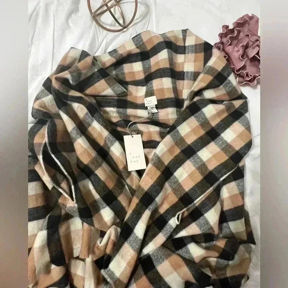 Cape Poncho Wrap Plaid- Fleece, Women’s - NEW - Picture 3 of 6